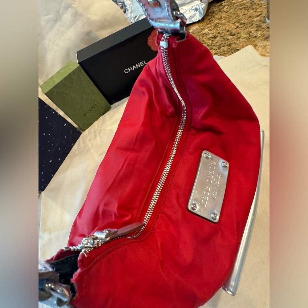 KATE SPADE RED NYLON HANDBAG PURSE SILVER FRONT & STRAP ZIPPER TOP - Picture 6 of 9